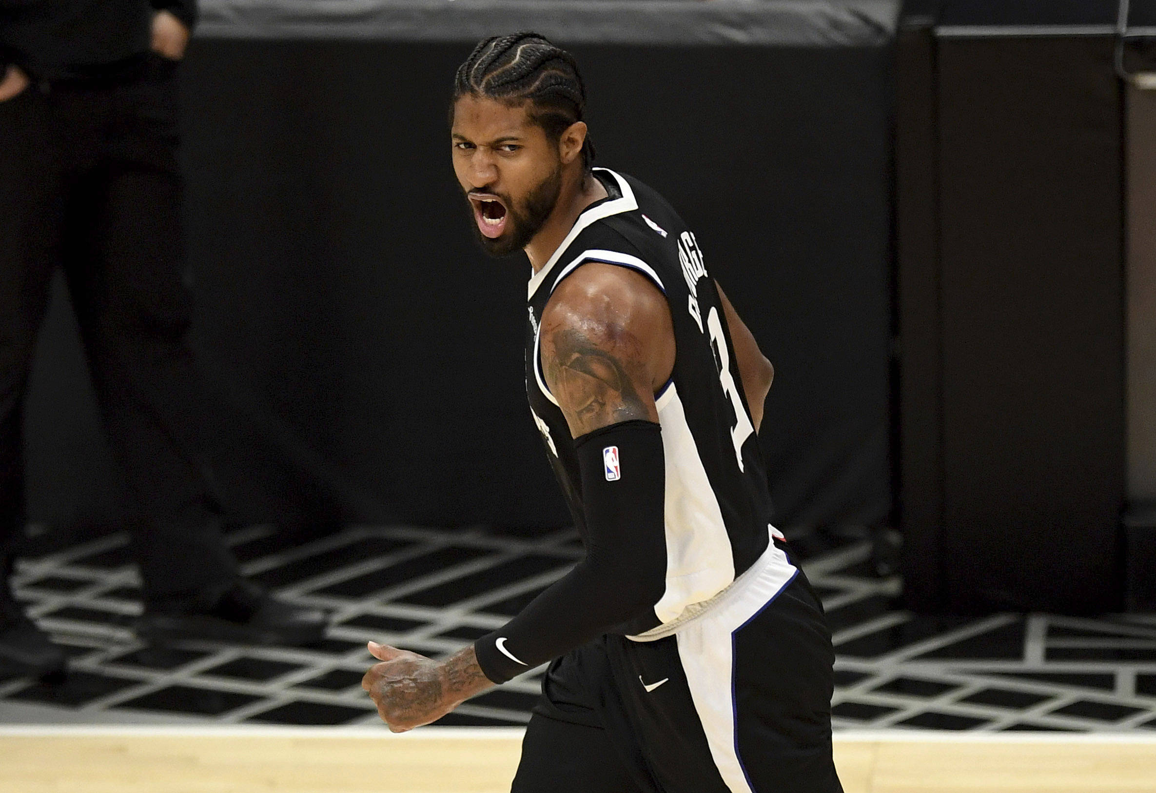 停摆或罢赛 停摆或罢赛